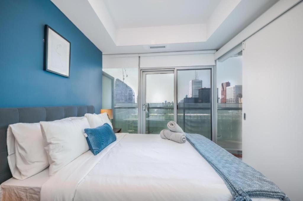 Downtown Suites Toronto Exterior photo