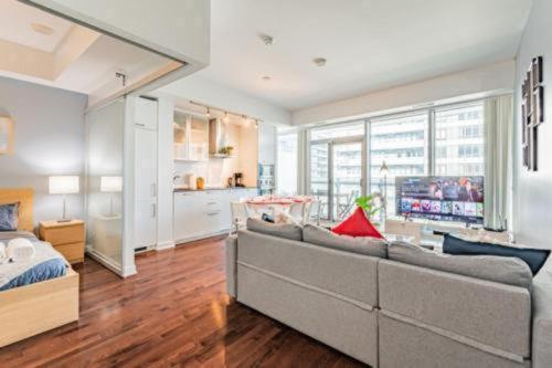 Downtown Suites Toronto Exterior photo